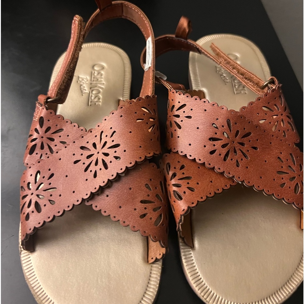 Barely worn girls shoes size 13.